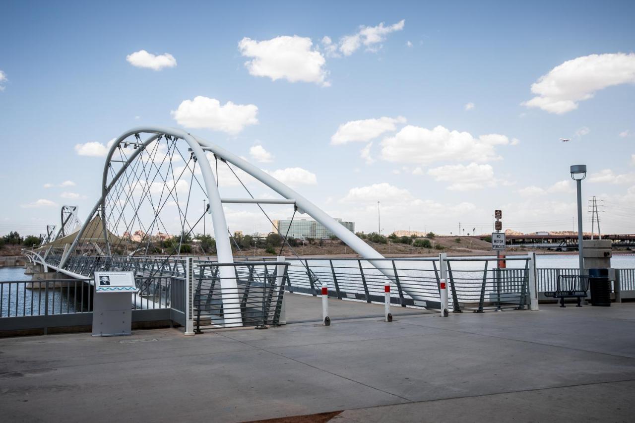 Holiday Inn Express & Suites Phoenix - Tempe, An Ihg Hotel Exterior photo