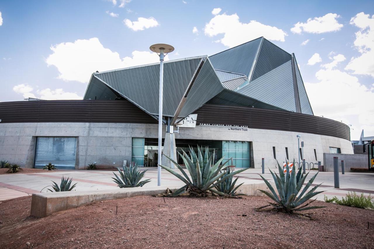 Holiday Inn Express & Suites Phoenix - Tempe, An Ihg Hotel Exterior photo